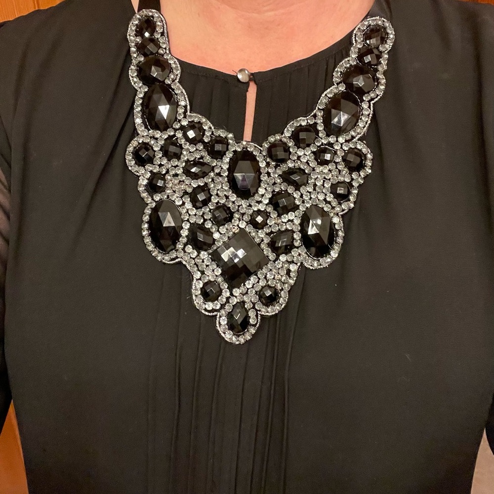 Beautiful black sparkly statement necklace